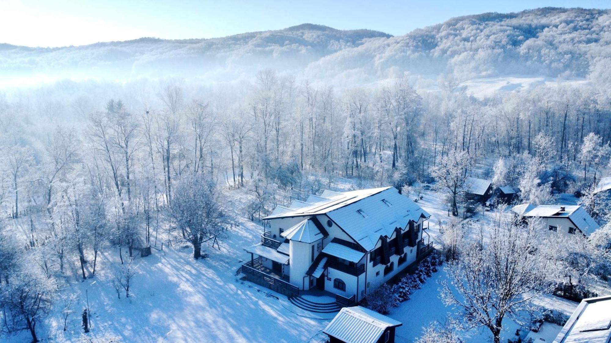 Din Natura Varbilau Exterior foto