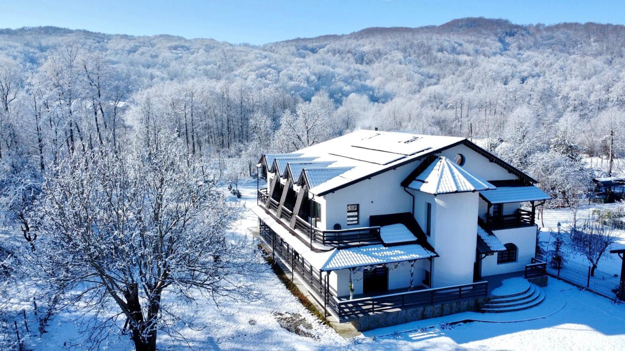 Din Natura Varbilau Exterior foto